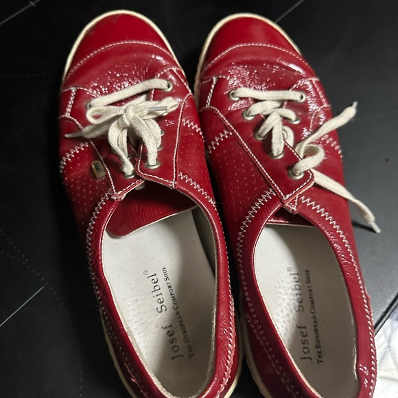 Josef Seibel Red Leather Sneakers size 9 - Picture 1 of 3